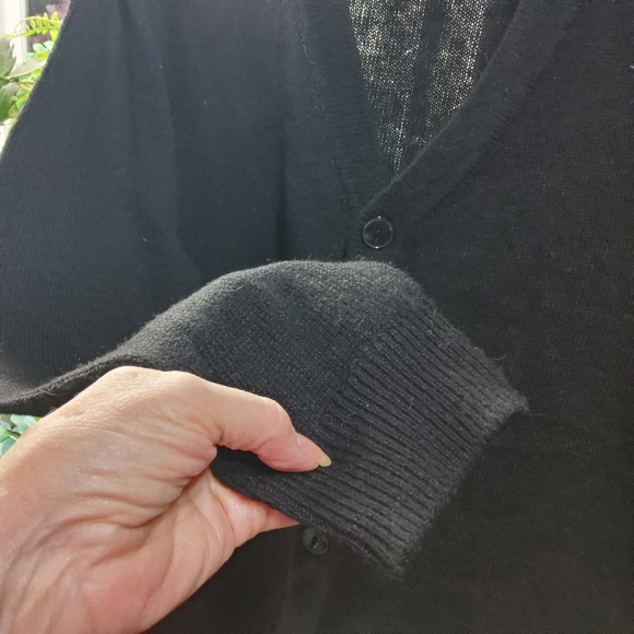 H&M Men's Black Cardigan Sweater - Picture 3 of 6